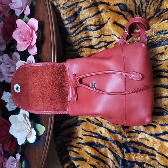 Vintage Leather Coach Red Daypack Backpack 9960 - Picture 10 of 15